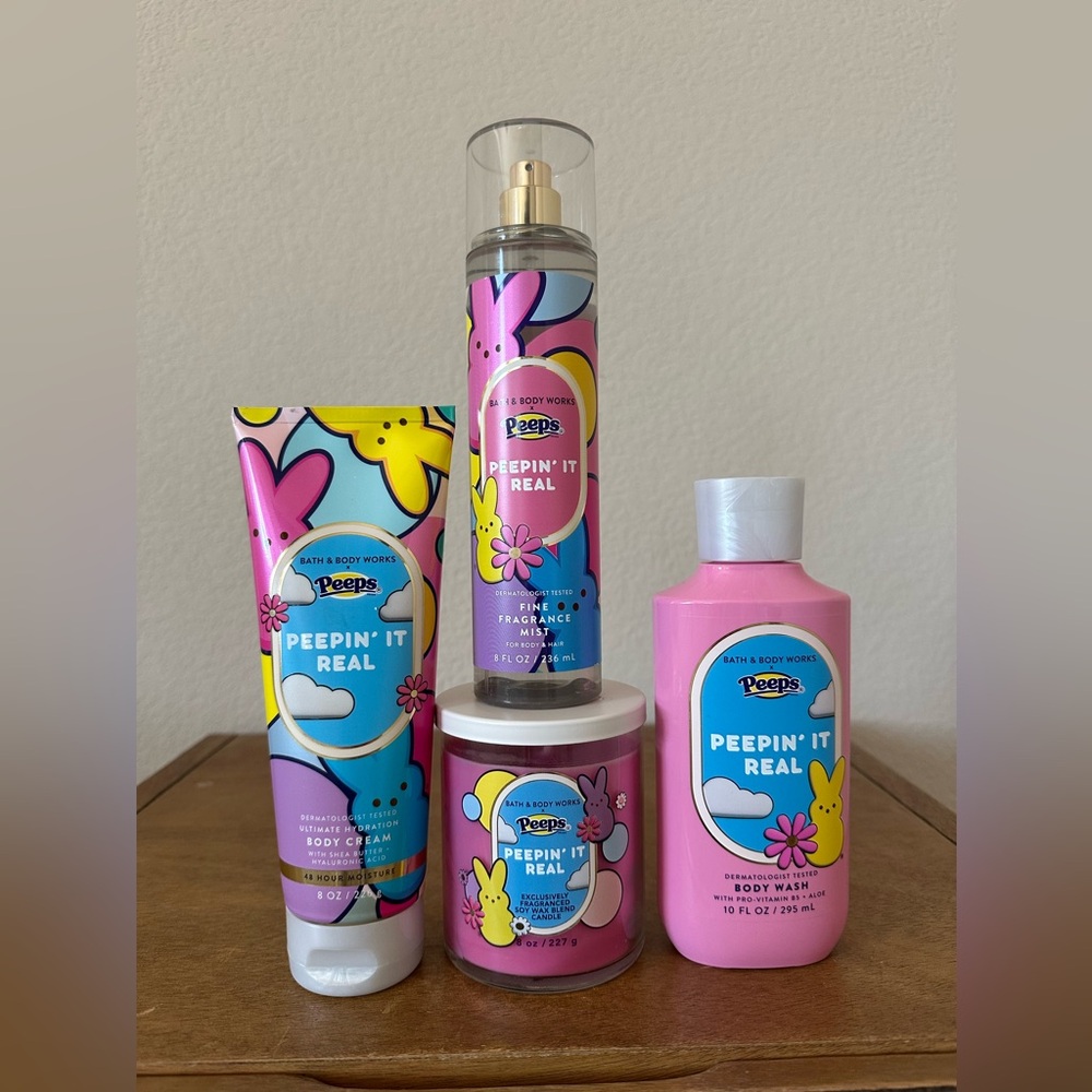 NEW Bath & Body Works Peepin' It Real body care Set & single
Wick Candle